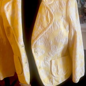 Creamy Yellow Jacket